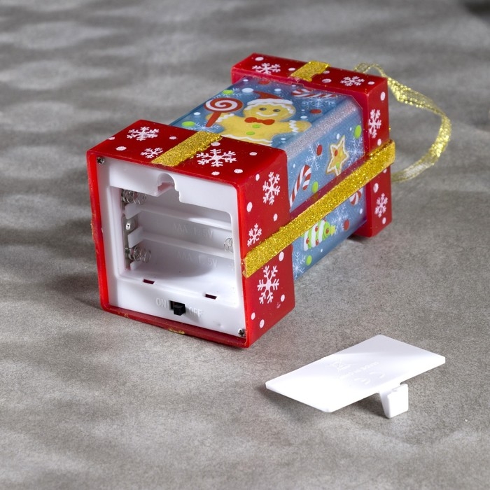 Светодиодная фигура «Красный подарок с пряником» 6.3 × 11.5 × 6.3 см, пластик, батарейки АААх3 (не в комплекте), эффект пламени Светодиодная фигура «Красный подарок с пряником» 6.3 × 11.5 × 6.3 см, пластик, батарейки АААх3 (не в комплекте), эффект пламени