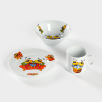 Набор фарфоровой посуды &laquo;Пчёлы&raquo;, 3 предмета: кружка 200 мл, салатник 350 мл, тарелка мелкая d=16,5 см, рисунок МИКС