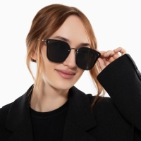 Очки солнцезащитные uv 400, дужка 13.2 см, ширина 13.8 см, линза 5.4&times;6 см