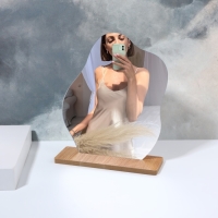 Зеркало настольное, зеркальная поверхность 19,4 × 24 см, цвет бежевый Зеркало настольное, зеркальная поверхность 19,4 × 24 см, цвет бежевый