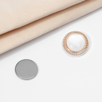 Магнит для платка «Перламутр» в оправе, цвет белый в золоте Магнит для платка «Перламутр» в оправе, цвет белый в золоте