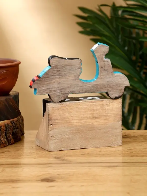 Календарь настольный &laquo;Мопед&raquo;, 14&times;5.5&times;14.5 см, дерево, бирюзовый