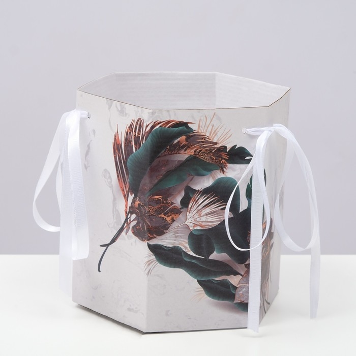 Коробка складная шестригранник "Листья", 17 &times; 14,8 &times; 19,5 см