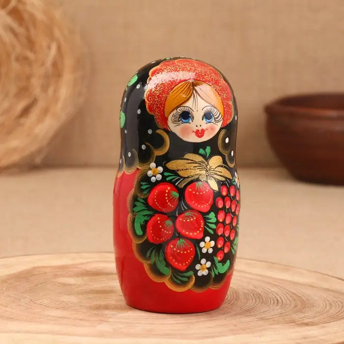 Матрёшка &laquo;Ягодка&raquo;, черный платок, 7-кукольная, 22 см