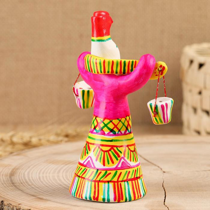 Филимоновская игрушка &laquo;Барыня с коромыслом&raquo;