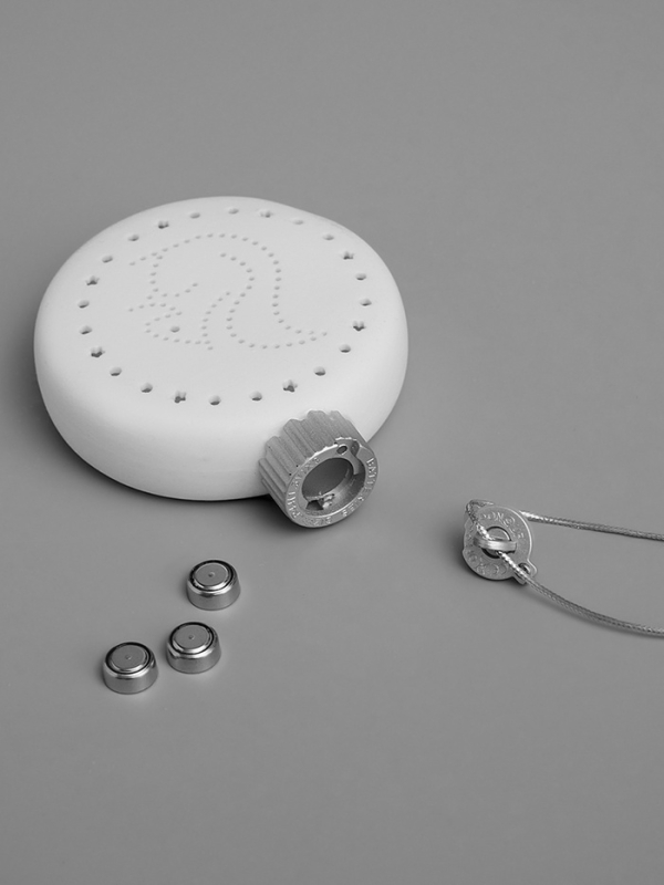 Елочный шар "Белка" 8.7х3.1х9.8 см, 1 LED, LR44x3(в компл.), свечение тёплое белое