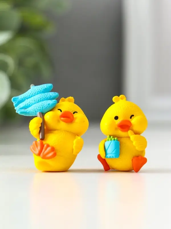 Сувенир полистоун "Цыплята и хобби" набор 4 шт 2,9х3,6 см