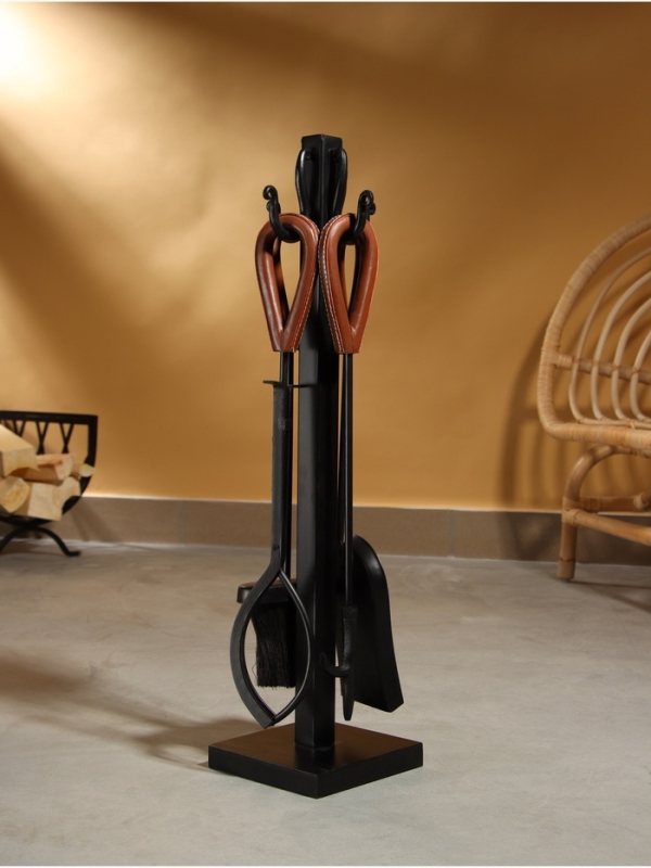 Каминный набор "Жар" сталь, кожа, 4 предмета, 15х15х61 см