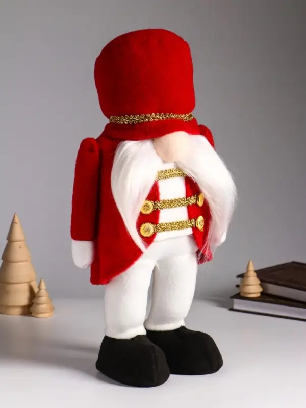 Кукла интерьерная "Гном-генерал в красном мундире" 18х11х33 см