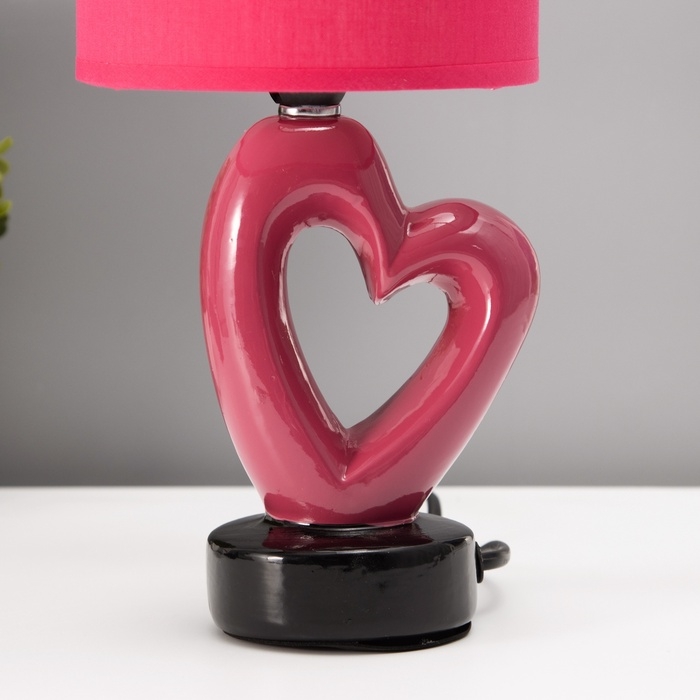 Настольная лампа с абажуром RISALUX &laquo;Сердце&raquo;, Е14, 40 Вт, красный, фигурное основание, 13&times;13&times;29 см