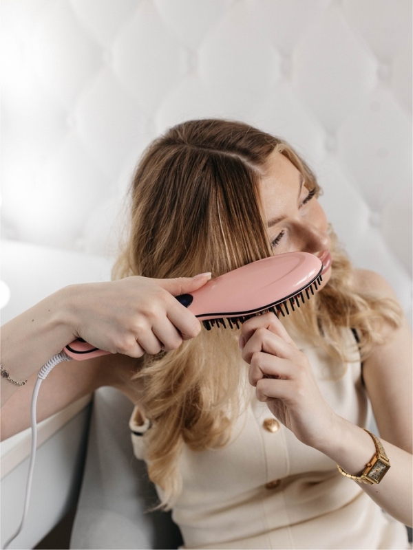 Расческа Luazon LR-01, электрическая, 35 Вт, дисплей, регулировка t, 220 В, розовая