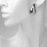 Серьги пластик &laquo;Капля&raquo; изогнутая мах, цвет серебро