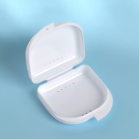 Контейнер для хранения протезов, 8,5 × 8 × 2,7 см, цвет МИКС Контейнер для хранения протезов, 8,5 × 8 × 2,7 см, цвет МИКС