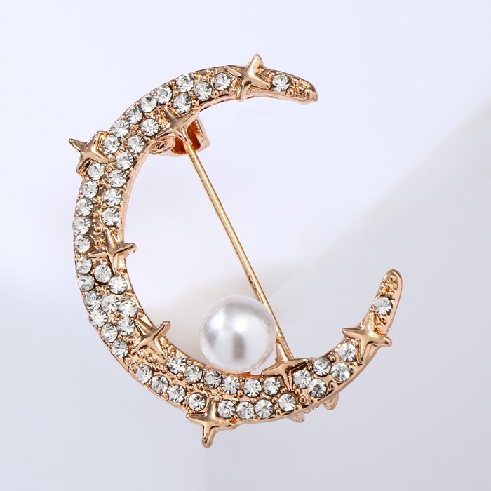 Брошь &laquo;Полумесяц&raquo; со звёздами, цвет белый в золоте