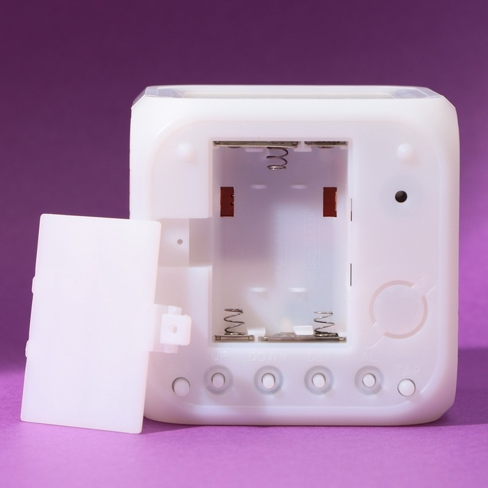 Часы будильник электронные &laquo;Котик&raquo;, мод.49, 7,8 х 7,8 см.