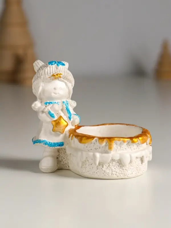 Подсвечник "Девочка с корзинкой" 7х7 см, перламутр