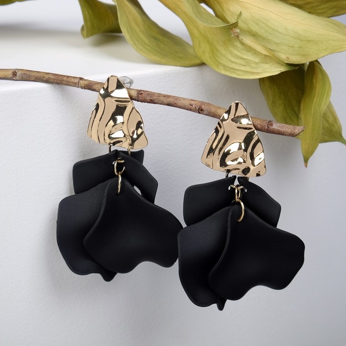 Серьги ассорти &laquo;Ветер&raquo; мятые треугольники, цвет чёрно-золотой