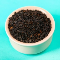 Подарочный набор «Волшебного нового года»: чай чёрный (50 гр), крем-мед (5 шт x 30 гр) Подарочный набор «Волшебного нового года»: чай чёрный (50 гр), крем-мед (5 шт x 30 гр)