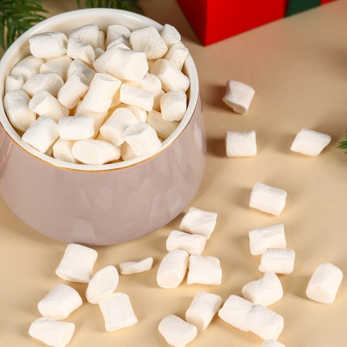 Подарочный набор &laquo;Чудес и волшебства&raquo;: горячий шоколад 100 г (4 шт. х 25 г)., маршмеллоу 50 г., термостакан 250 мл.