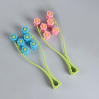 Массажёр для лица &laquo;Букет&raquo;, 22,5 &times; 6,5 &times; 3,5 см, 12 роликов, цвет МИКС