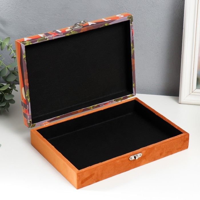 Шкатулка дерево "Звери Африки" кожзам и бархат 5,5х24х17 см