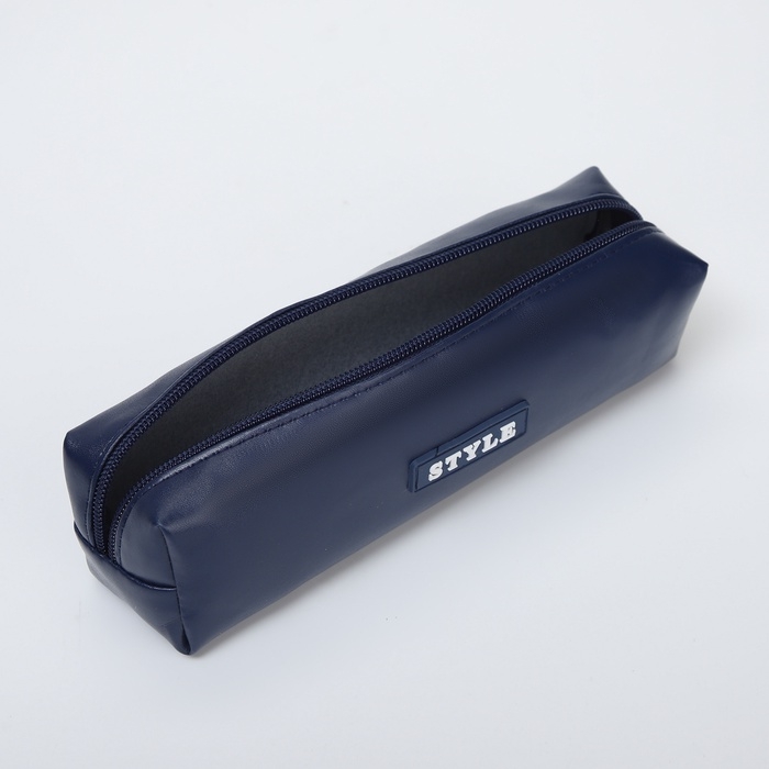 Косметичка-пенал на молнии, цвет синий Косметичка-пенал на молнии, цвет синий
