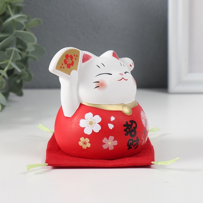 Сувенир керамика Сувенир керамика "Кот Манэки-нэко с веером" красный 8х8х8,5 см
