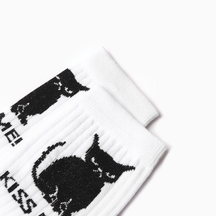 Носки женские &laquo;Kiss me&raquo;, цвет белый, размер 23