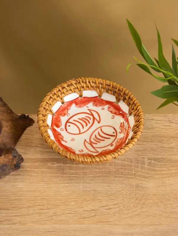 Тарелка керамическая с ротангом 13,5х13,5х3 см, МИКС