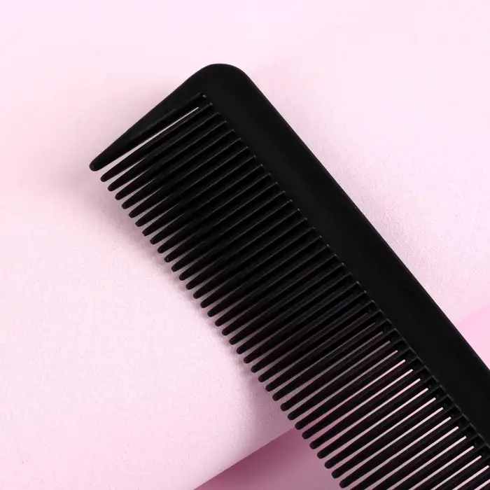 Расчёска с металлическим хвостиком, 20(&plusmn;1) &times; 2.5 см, чёрная