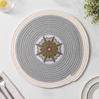 Салфетка сервировочная на стол Доляна &laquo;Мира&raquo;, d=38 см, цвет серый, рисунок МИКС