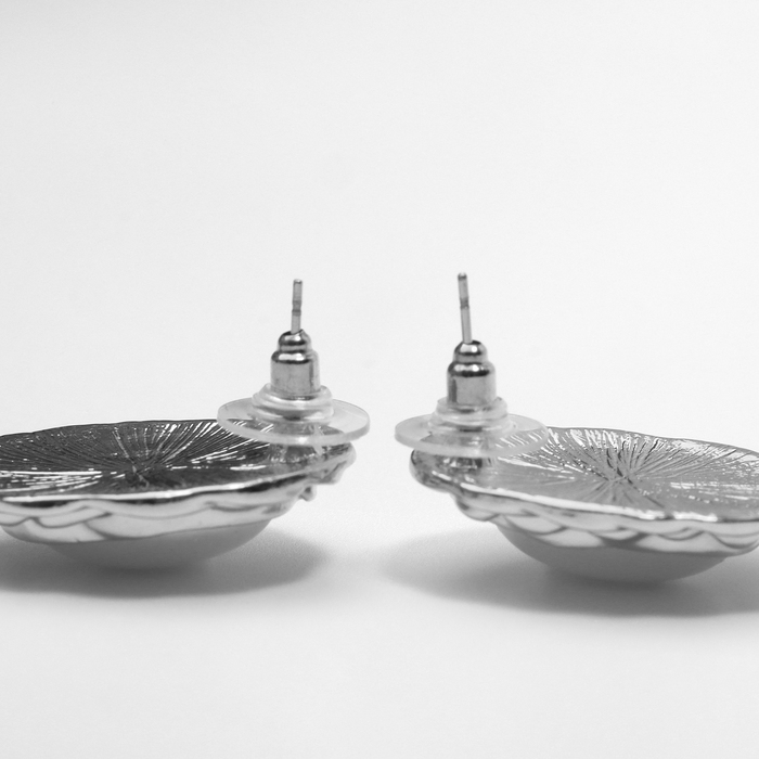 Серьги с жемчугом &laquo;Абстракция&raquo; зеркало, цвет серебро