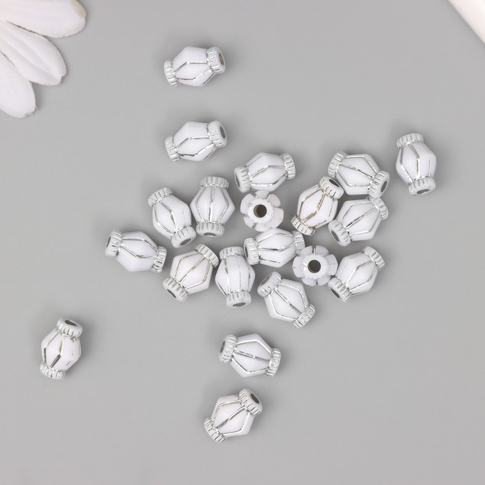 Бусины для творчества пластик "Ромб" бело-серебристые набор 20 гр 1,3х0,8х0,8 см