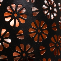 Подсвечник металл на 1 свечу "Ромашки" чёрный с золотом 11,5х17х17 см