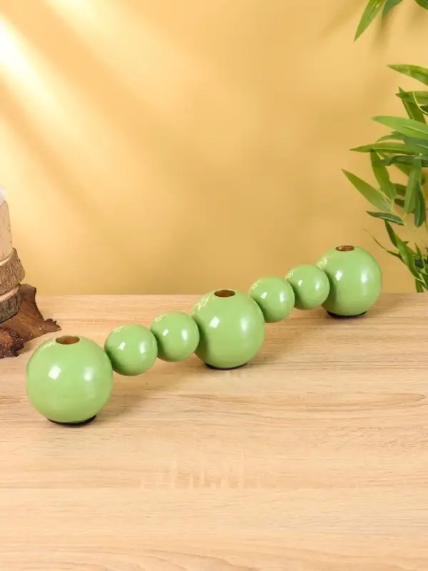 Подсвечник на 3 свечи &laquo;Бусы&raquo;, с 7 сферами, 44&times;8&times;8 см, кипарис