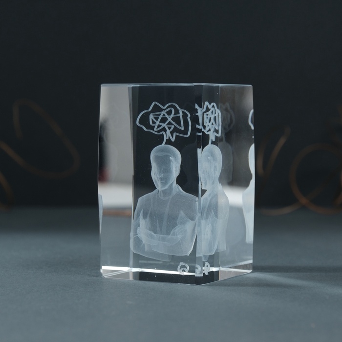 Сувенир стекло прямоугольник "Мыслитель" 5х5х8 см