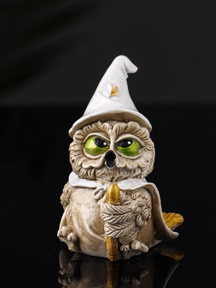 Фигура "Сова на метле" 10х7х6 см, бежевый