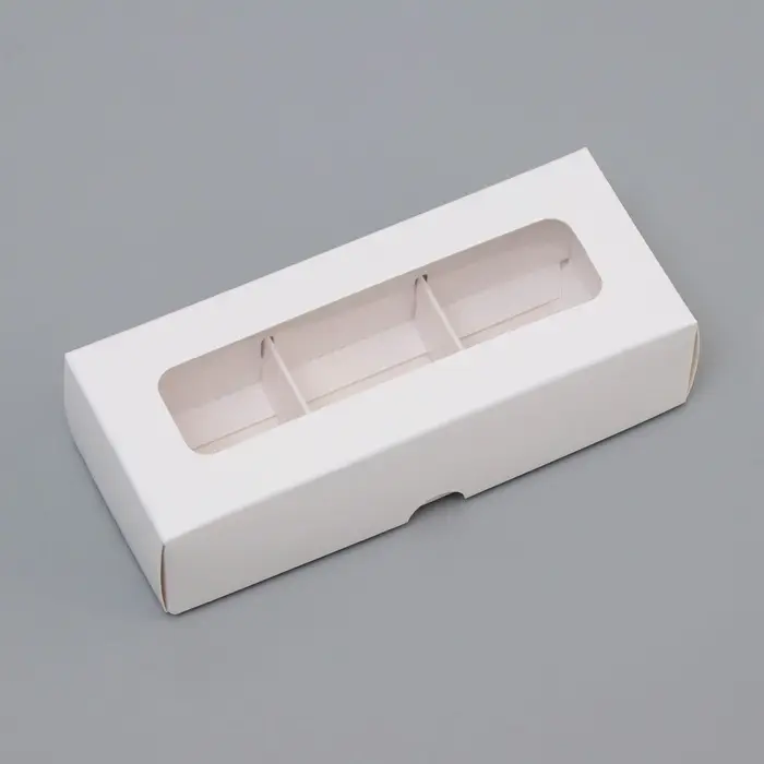 Коробка для 3 конфеты, с окном, белый 13&times;5&times;3.3 см