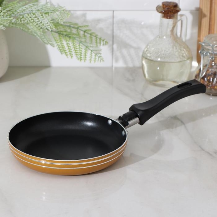 Сковорода &laquo;Лерой&raquo;, d=14 см, пластиковая ручка, антипригарное покрытие, цвет МИКС