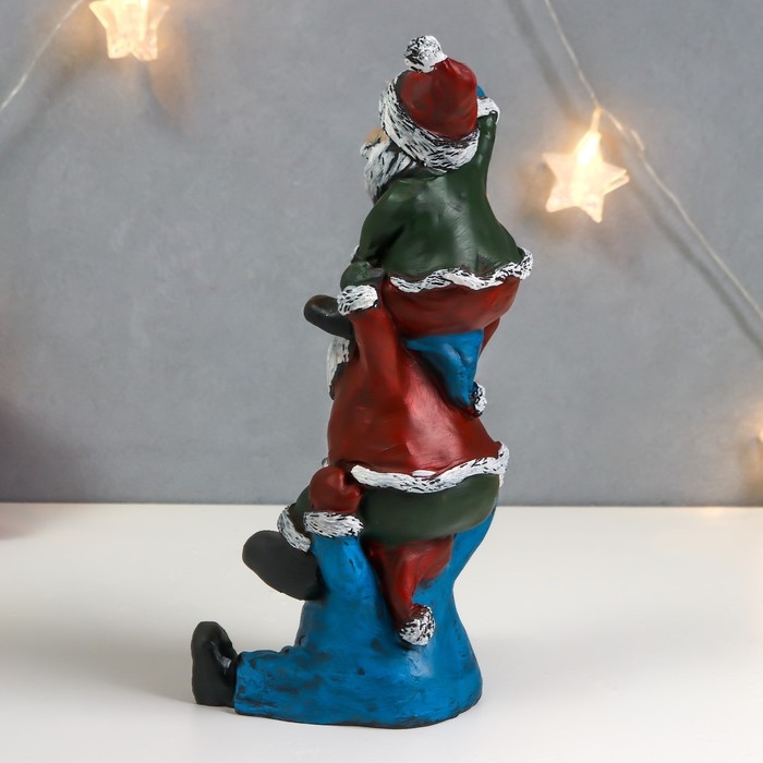 Сувенир полистоун свет "Дедушки с фонариками - куча мала" 29,5х14,5х11,5 см