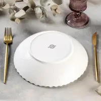 Салатник фарфоровый Magistro &laquo;Цветок Бланш&raquo;, d=23 см, цвет белый