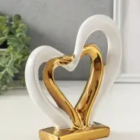 Сувенир керамика "Сплетённые сердца" белый с золотом 5,5х17,5х19,5 см