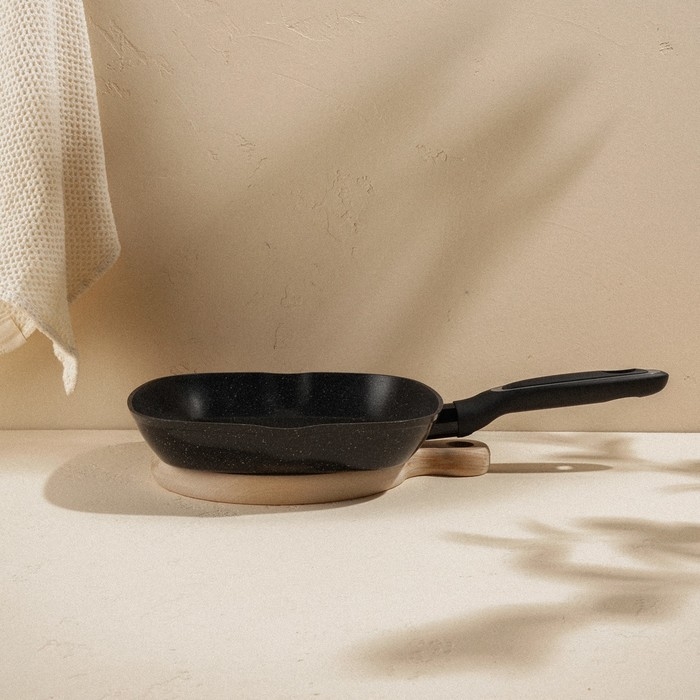 Сковорода-гриль алюминиевая с антипригарным покрытием SL Home, d=24 см, h=4 см, индукция, цвет чёрный Сковорода-гриль алюминиевая с антипригарным покрытием SL Home, d=24 см, h=4 см, индукция, цвет чёрный