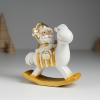Сувенир полистоун "Дед Мороз в золотом кафтане на лошадке-качалке" 10,5х6х11,5 см Сувенир полистоун "Дед Мороз в золотом кафтане на лошадке-качалке" 10,5х6х11,5 см