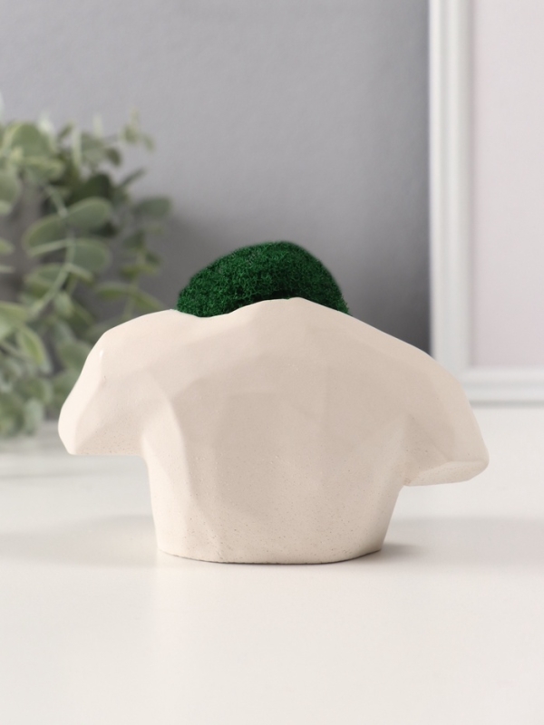 Кашпо бетонное "Бюст" со мхом 11х7х6,5 см белый (мох зеленый стабилизированный)