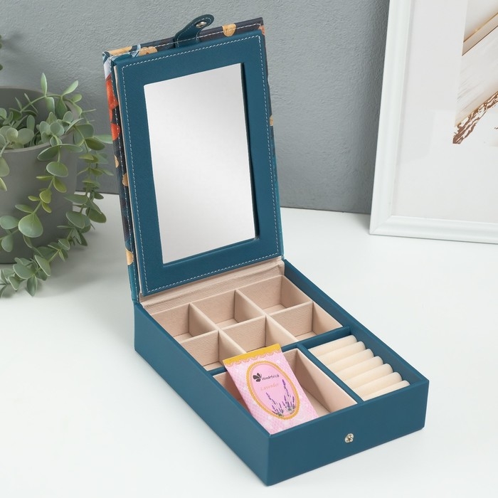 Шкатулка кожзам для украшений с зеркалом "Девушка со шпицем" 15х21,5х5,5 см