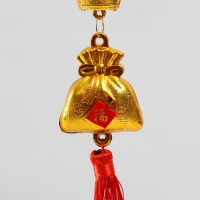 Подвеска пластик "Мешочек счастья и ведерко денег" 37 см Подвеска пластик "Мешочек счастья и ведерко денег" 37 см