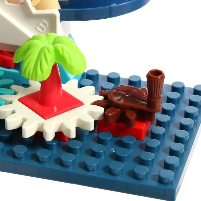 Конструктор развивающий с шестерёнками &laquo;Весёлые пингвинята&raquo;, 33 детали