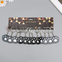 Брелок акрил "Лапка чёрная" 4х4,5 см Брелок акрил "Лапка чёрная" 4х4,5 см