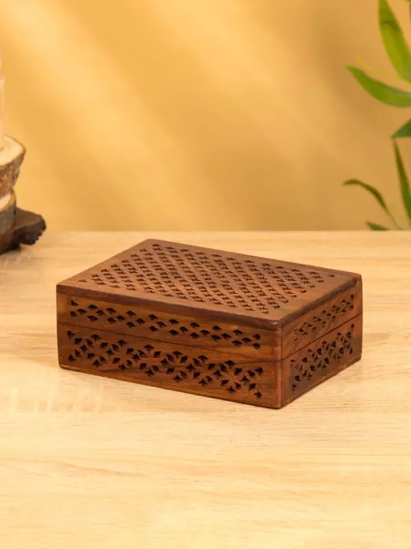 Шкатулка резная "Холи" 18х13х6 см, дерево шишам